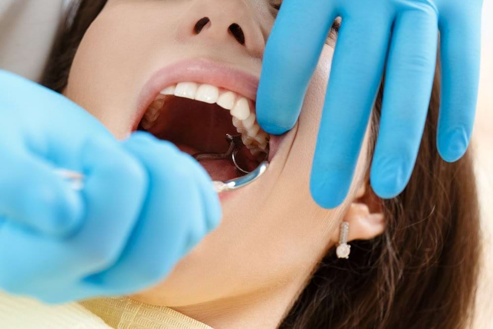 Можно ли спасти зуб от удаления и как это сделать.